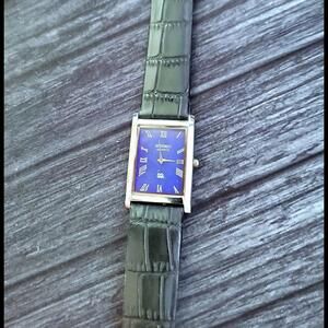 *NOS Men's Tank Blue Dial Dress Watch New Mvt & Batt‎